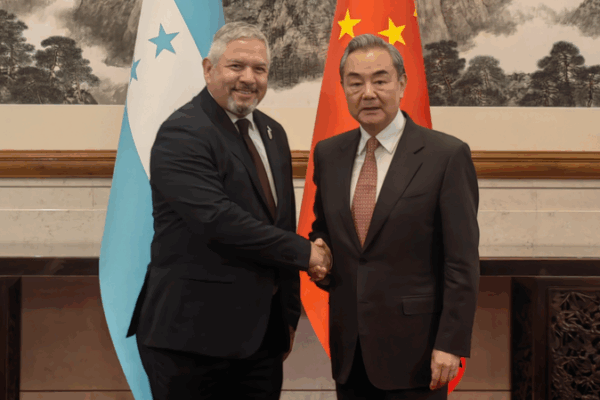Wang Yi Meets Honduran FM in Beijing Wang_Yi_Meets_Honduran_FM_in_Beijing