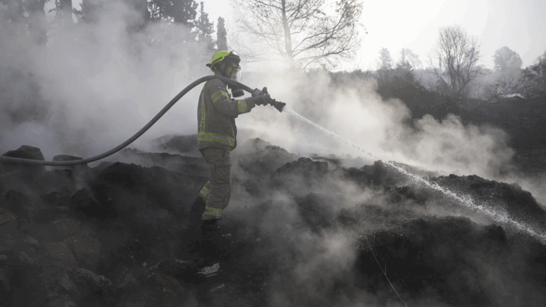 Wildfires_Ignite_Emergency__Israel_Road_Closures___Evacuations_on_Memorial_Day