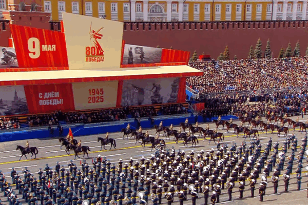 Xi and Putin Honor 80th Victory Anniversary at Red Square Xi_and_Putin_Honor_80th_Victory_Anniversary_at_Red_Square video poster