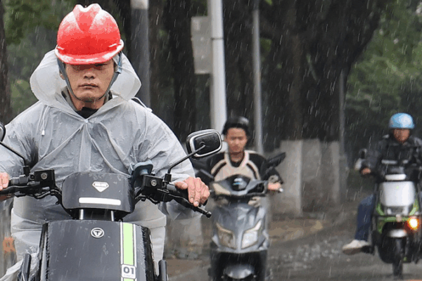 Yellow Weather Alert: Stormy Rains Hit the Chinese mainland Yellow_Weather_Alert__Stormy_Rains_Hit_the_Chinese_mainland