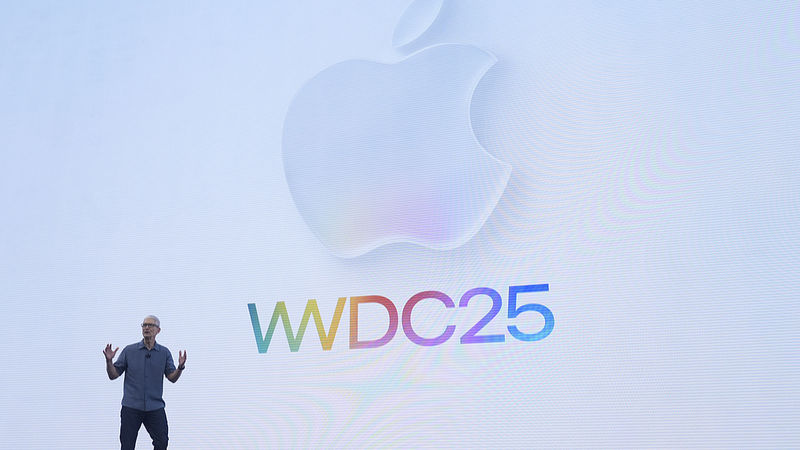 Apple_s_WWDC_2025__Dazzling_UI__Room_for_AI_Growth - News for amigos, by amigos Apple_s_WWDC_2025__Dazzling_UI__Room_for_AI_Growth