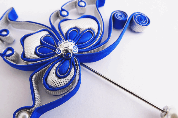 Beyond Buttons: Traditional Chinese Charm Reinvents Fashion Beyond_Buttons__Traditional_Chinese_Charm_Reinvents_Fashion
