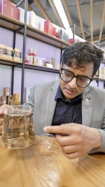 Brewing_Bonds__Chinese_Tea_Grows_Roots_in_Africa video poster