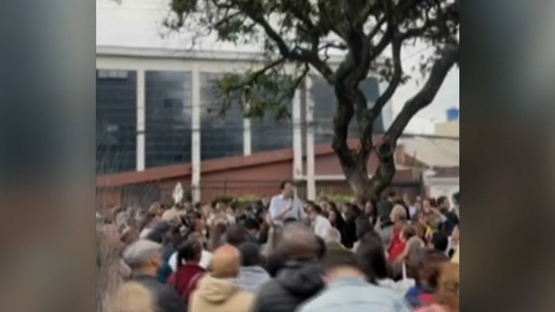 Colombian Candidate Miguel Uribe Critical After Headshot & Quake Colombian_Candidate_Miguel_Uribe_Critical_After_Headshot___Quake video poster