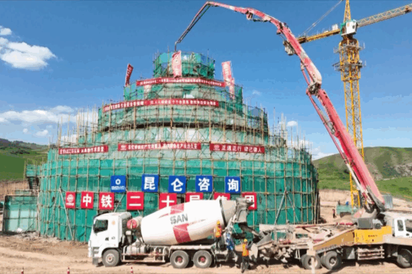 Cosmic Breakthrough: Mega Telescope Capped in Xinjiang! Cosmic_Breakthrough__Mega_Telescope_Capped_in_Xinjiang_