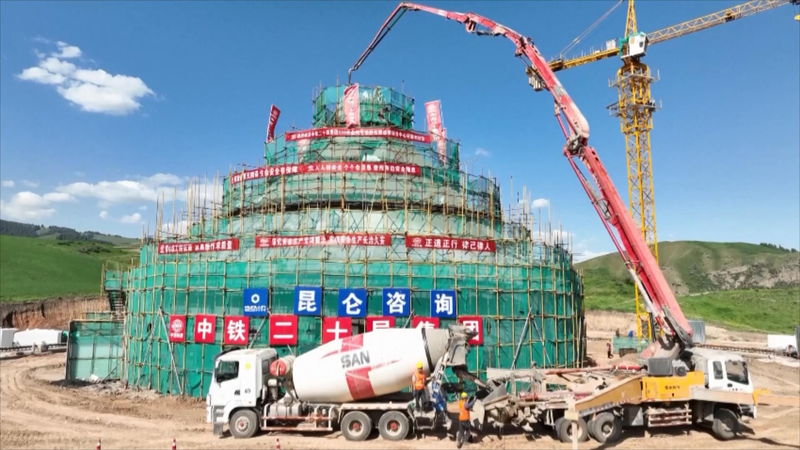 Cosmic_Breakthrough__Mega_Telescope_Capped_in_Xinjiang_ - News for amigos, by amigos Cosmic_Breakthrough__Mega_Telescope_Capped_in_Xinjiang_
