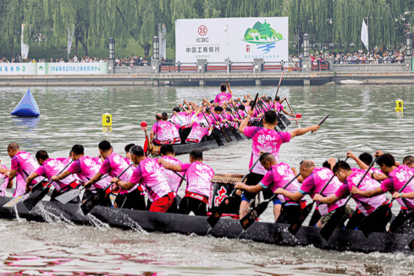 Dragon_Boat_Festival_Sparks_Tourism_Surge_in_the_Chinese_Mainland