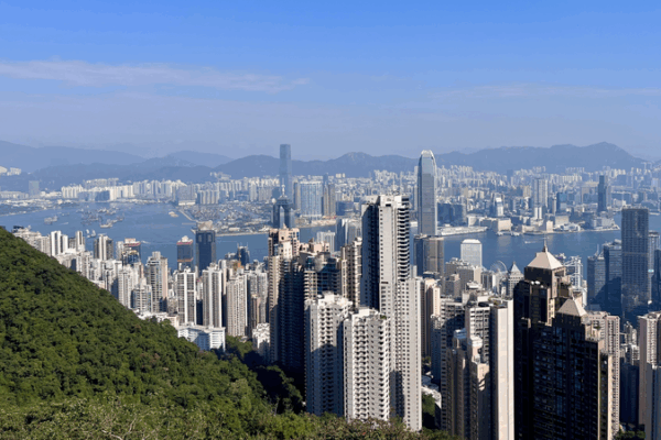 Escape to Tranquility: Ride Hong Kong’s Iconic Peak Tram Escape_to_Tranquility__Ride_Hong_Kong_s_Iconic_Peak_Tram