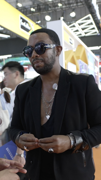 Fashion_Icon_David_Tlale_Praises_Rapid_Transformation_in_the_Chinese_Mainland video poster