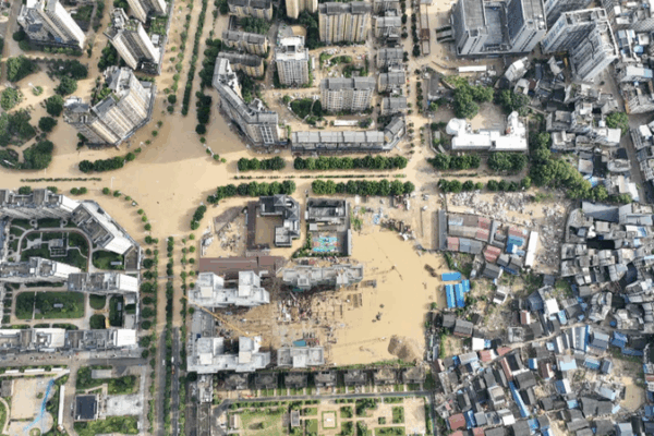 Flood_Alert_in_Rongjiang__40_000_Evacuated video poster