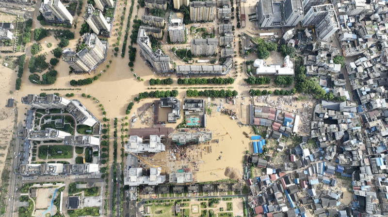 Flood_Alert_in_Rongjiang__40_000_Evacuated video poster