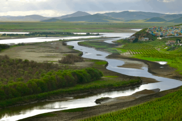Ruoergai’s Wetland Wonder: Yellow River’s First Great Bend Ruoergai’s Wetland Wonder: Yellow River’s First Great Bend