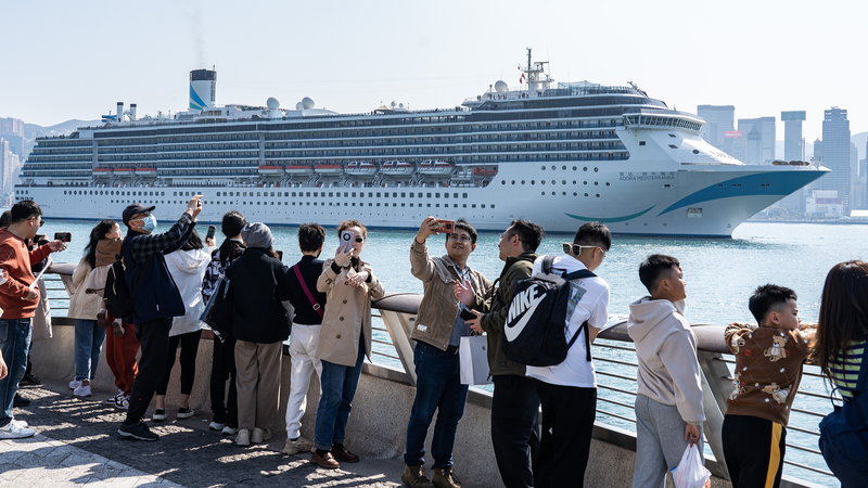 Hong_Kong_Welcomes_20M_Visitors_in_Early_2025 - News for amigos, by amigos Hong_Kong_Welcomes_20M_Visitors_in_Early_2025