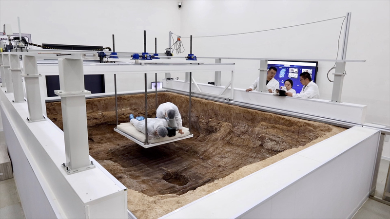 JEFP4Z09ZY2EBKFKZH1X - News for amigos, by amigos Shanxi’s Sci-Fi Archaeology Cabin Unearthed Beneath Ancient Cemetery video poster