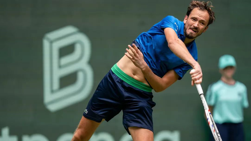 Medvedev Cruises to 2nd Round at ATP Halle Open Medvedev_Cruises_to_2nd_Round_at_ATP_Halle_Open