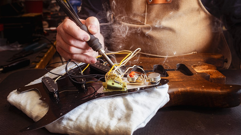 Ohio Guitar Pedal Maker Battles Tariff Hike Threat Ohio_Guitar_Pedal_Maker_Battles_Tariff_Hike_Threat video poster