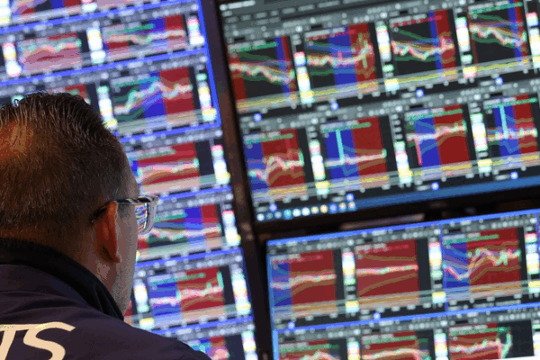 Oil Surge Fuels US Stock Futures Dip Amid Middle East Tensions Oil_Surge_Fuels_US_Stock_Futures_Dip_Amid_Middle_East_Tensions