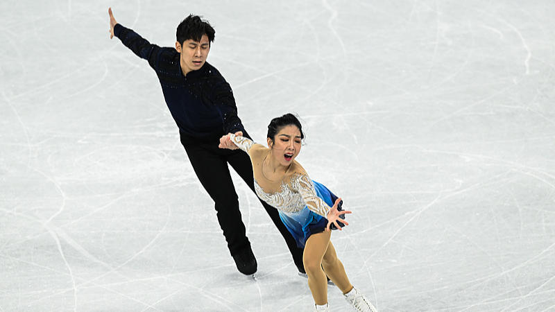 Olympic Champions Sui & Han Spark Grand Prix Comeback Olympic_Champions_Sui___Han_Spark_Grand_Prix_Comeback