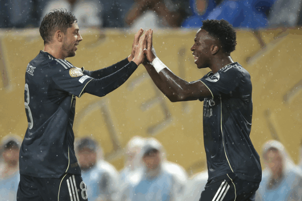 Real Madrid Thrashes Salzburg 3-0 to Advance at Club World Cup! Real_Madrid_Thrashes_Salzburg_3_0_to_Advance_at_Club_World_Cup_