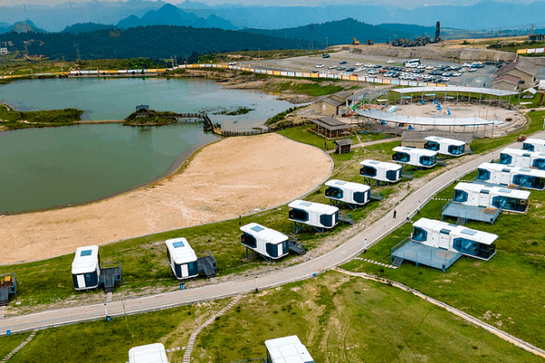 Space Capsule Camping in Guizhou: Nature Meets Futurism Space_Capsule_Camping_in_Guizhou__Nature_Meets_Futurism
