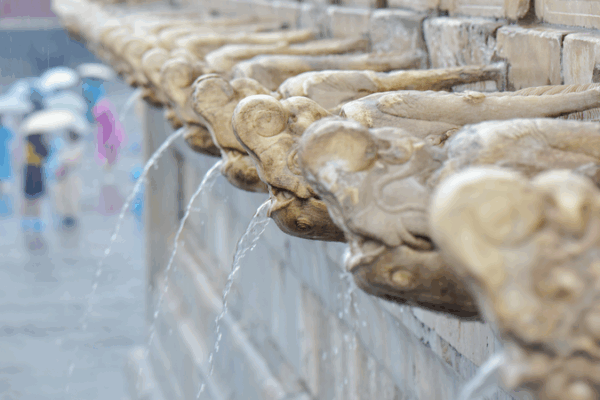 Stone Dragons Roar in Rain at the Forbidden City Stone_Dragons_Roar_in_Rain_at_the_Forbidden_City