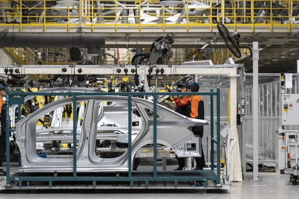 Tariff Survival: Reinventing Manufacturing on the Chinese Mainland Tariff_Survival__Reinventing_Manufacturing_on_the_Chinese_Mainland