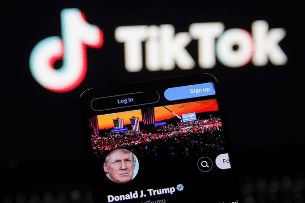 Trump Extends TikTok Divestment Deadline by 90 Days Trump_Extends_TikTok_Divestment_Deadline_by_90_Days