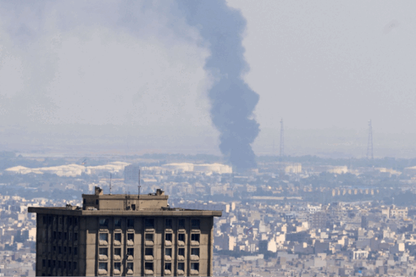 Trump_Eyes_Support_for_Israel_s_Strike_on_Iran_s_Nuclear_Base