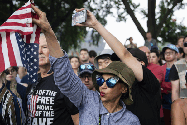Trump’s Birthday Parade: Extravagance vs. Protests Trump_s_Birthday_Parade__Extravagance_vs__Protests