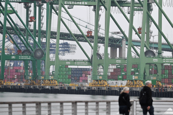 US Economy Faces Turbulence: Imports, Inflation & Geopolitics US_Economy_Faces_Turbulence__Imports__Inflation___Geopolitics