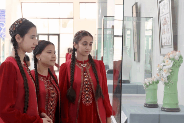 Vibrant Chinese Cultural Exhibitions Debut in Ashgabat Vibrant_Chinese_Cultural_Exhibitions_Debut_in_Ashgabat video poster