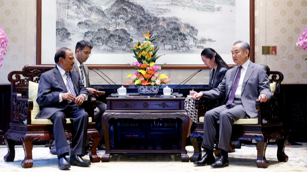 Wang Yi Calls for Border Tranquility: Chinese Mainland & India Wang_Yi_Calls_for_Border_Tranquility__Chinese_Mainland___India