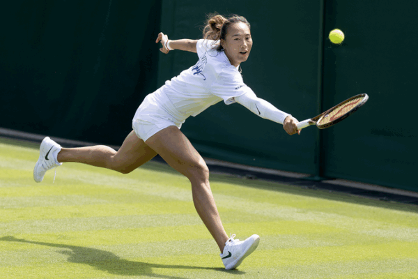 Wimbledon Showdown: Zheng Faces Siniakova in Thrilling Matchup Wimbledon_Showdown__Zheng_Faces_Siniakova_in_Thrilling_Matchup