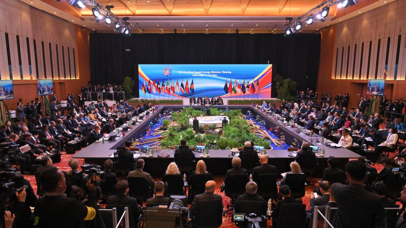 3ROBUPO00YIR8RITPI46 - News for amigos, by amigos Wang Yi Defends China’s Stance on South China Sea Arbitration