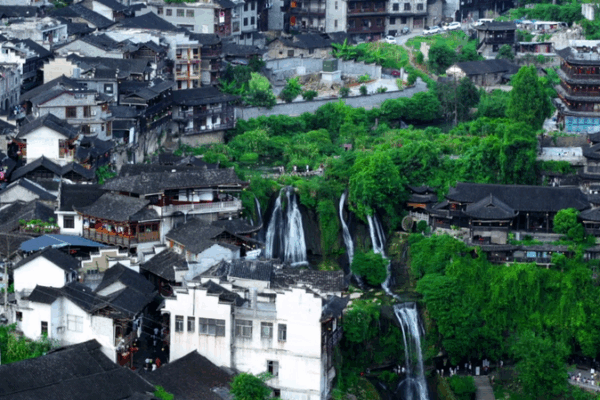 Chill in the Chinese mainland: Ancient Town Over Waterfalls Chill_in_the_Chinese_mainland__Ancient_Town_Over_Waterfalls