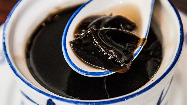 China_Embraces_Major_Heat_with_Trendy_Traditions - News for amigos, by amigos China_Embraces_Major_Heat_with_Trendy_Traditions