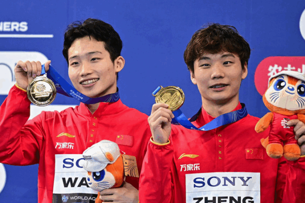 Chinese_Divers_Soar_with_Two_Golds_in_Singapore