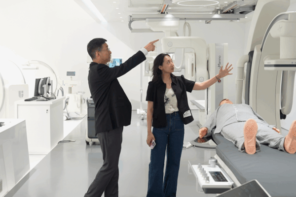 Chinese Med Imaging Firm Expands in Brazil Chinese_Med_Imaging_Firm_Expands_in_Brazil video poster