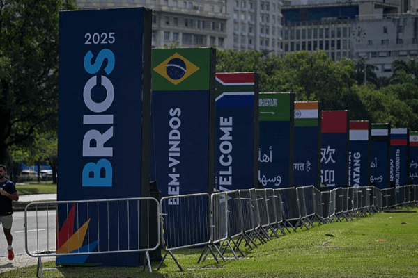 Chinese Premier Lands in Rio for 17th BRICS Summit Chinese_Premier_Lands_in_Rio_for_17th_BRICS_Summit