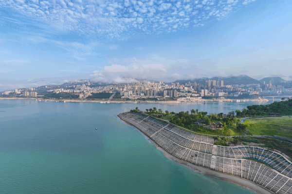 Clean Skies & Clear Waters: Chinese Mainland H1 2025 Triumph Clean_Skies___Clear_Waters__Chinese_Mainland_H1_2025_Triumph