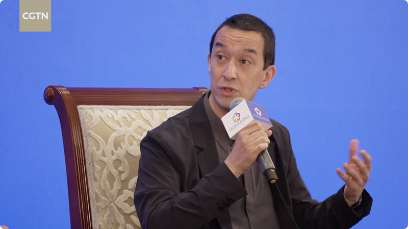 Digital_Tech_Sparks_Creative_Collaboration_in_Art_poster - News for amigos, by amigos Digital_Tech_Sparks_Creative_Collaboration_in_Art video poster