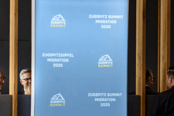 EU Ministers Unveil Tougher Migration Policy EU_Ministers_Unveil_Tougher_Migration_Policy