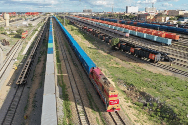 Erenhot Port Hits 2,000 China-Europe Freight Train Milestone! Erenhot_Port_Hits_2_000_China_Europe_Freight_Train_Milestone_