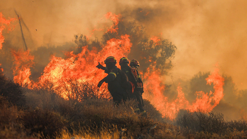 Europe_Sizzles__Record_Heat_Waves_and_Wildfires_Impact_Lives - News for amigos, by amigos Europe_Sizzles__Record_Heat_Waves_and_Wildfires_Impact_Lives