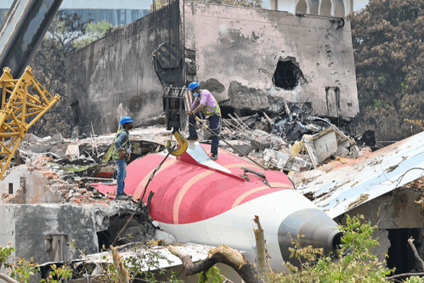 Fuel Switch Mishap: Air India Flight’s Final Moments Fuel_Switch_Mishap__Air_India_Flight_s_Final_Moments