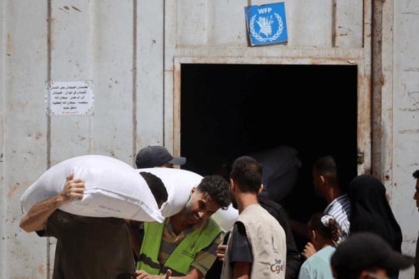 Gaza Ceasefire Hangs by a Thread Over Withdrawal Dispute Gaza_Ceasefire_Hangs_by_a_Thread_Over_Withdrawal_Dispute