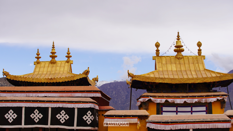 Golden_Roofs__Timeless_Artistry_at_the_Potala_Palace - News for amigos, by amigos Golden_Roofs__Timeless_Artistry_at_the_Potala_Palace