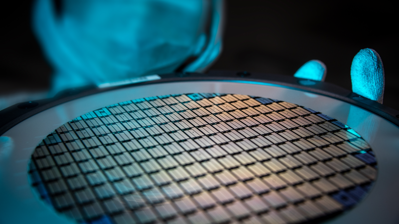 Golden Semiconductor Breakthrough Sparks Next-Gen Chip Revolution Golden_Semiconductor_Breakthrough_Sparks_Next_Gen_Chip_Revolution