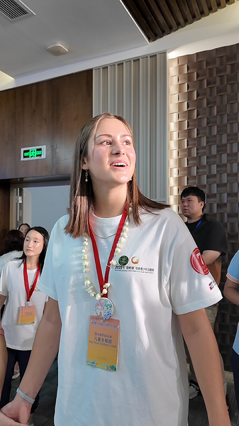 Hand_in_Hand__Voice_to_Voice__Youth_Sing_for_Peace_Across_the_Pacific video poster