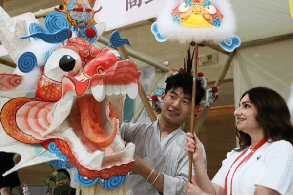 Henan Heritage Shines at SCO Summit Exhibition Henan_Heritage_Shines_at_SCO_Summit_Exhibition